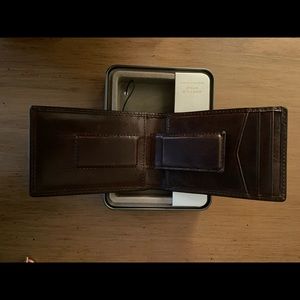 NWT Fossil Genuine Leather Wallet with Money Clip.